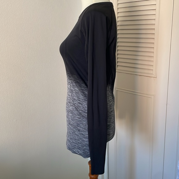 Lululemon Athletica Black and Gray Long Sleeve Tee 6 - Picture 4 of 5